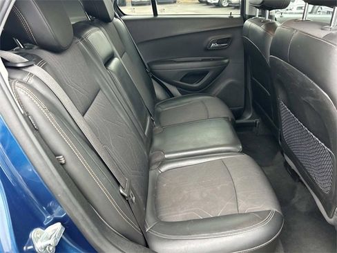 Used 2020 Chevrolet Trax LT w/ Driver Confidence Package image 24