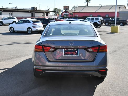 Used 2024 Nissan Altima 2.5 SV image 7