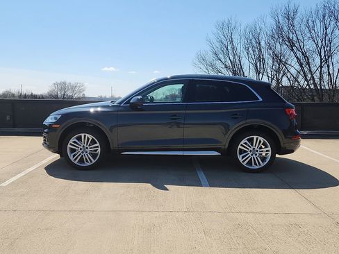 Used 2019 Audi Q5 2.0T Premium Plus w/ Premium Plus Package image 2