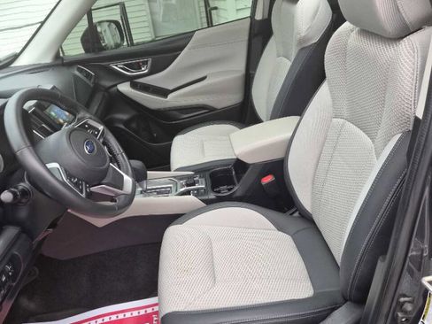Used 2022 Subaru Forester Premium image 14