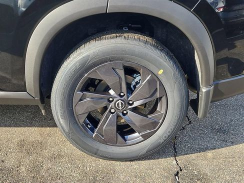 New 2026 Nissan Rogue SV w/ Cold Weather Package AWD/4WD image 4