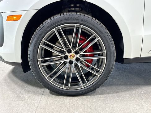 Certified 2026 Porsche Macan S AWD/4WD image 42