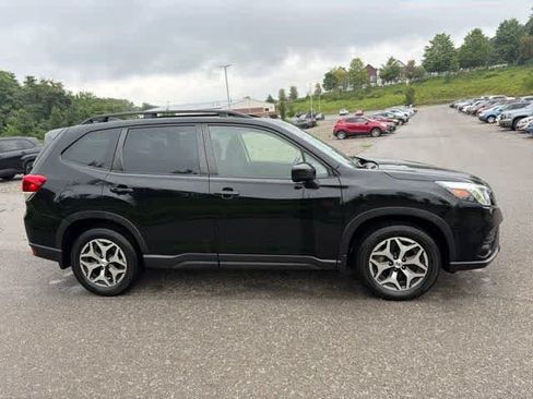 Used 2023 Subaru Forester Premium AWD/4WD image 6