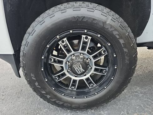 Used 2019 Chevrolet Silverado 2500 High Country w/ Duramax Plus Package image 12