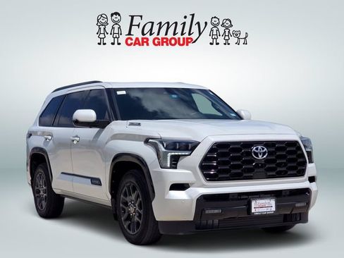 Used 2023 Toyota Sequoia Platinum AWD/4WD image 2
