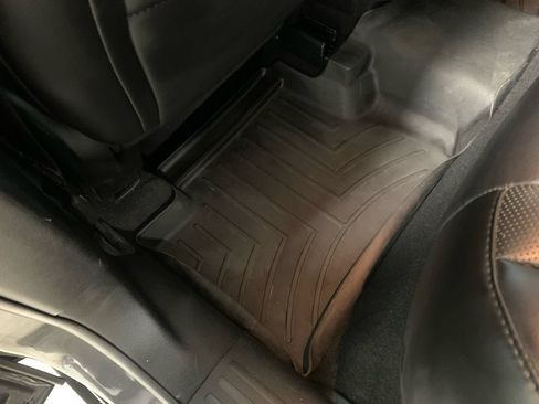 Used 2019 Jeep Cherokee Limited w/ Technology Group AWD/4WD image 25