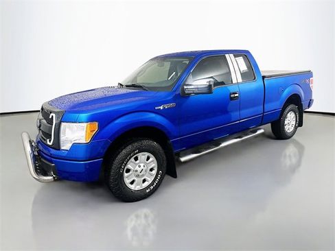 Used 2011 Ford F150 STX w/ Trailer Tow Pkg image 3