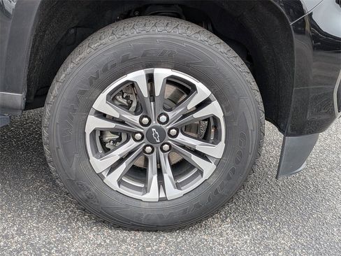 Used 2022 Chevrolet Colorado Z71 image 12