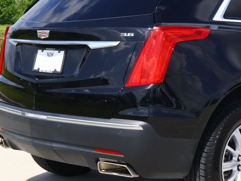 Used 2017 Cadillac XT5 Luxury FWD image 11
