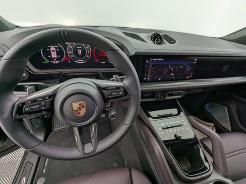 New 2026 Porsche Cayenne GTS image 10