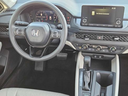 Certified 2025 Honda Accord SE image 25