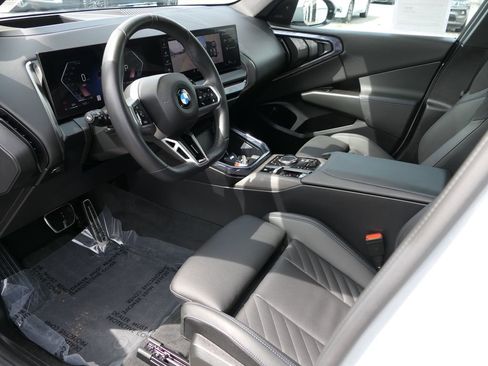 Used 2025 BMW X3 xDrive30i w/ Premium Package image 11