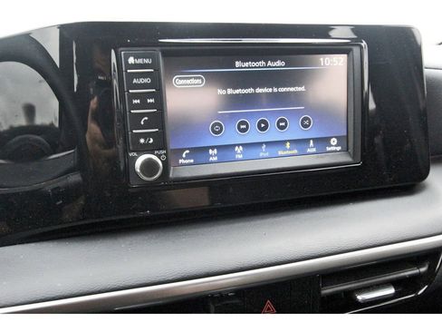Used 2025 Nissan Kicks S FWD image 19