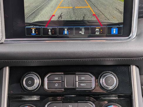 Used 2023 GMC Yukon Denali AWD/4WD image 19