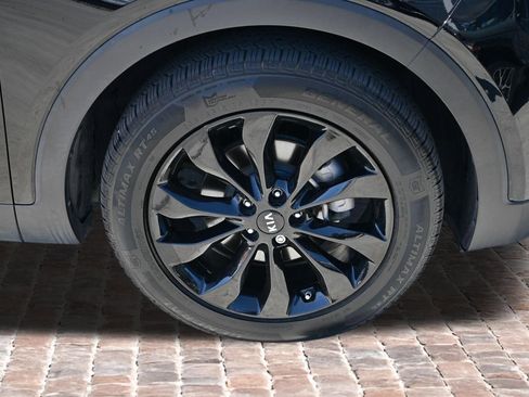 Used 2020 Kia Sorento EX FWD image 36