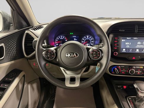 Used 2020 Kia Soul S FWD image 18
