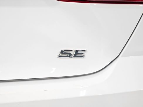 Certified 2025 Toyota Camry SE image 37