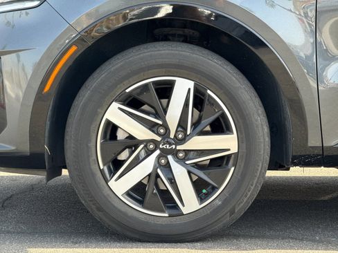 Certified 2023 Kia Sorento S FWD image 26
