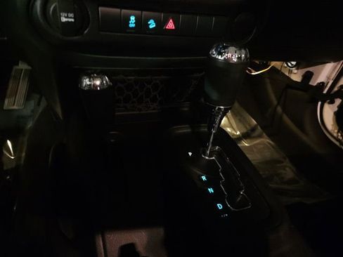 Used 2015 Jeep Wrangler Sport w/ Connectivity Group image 12