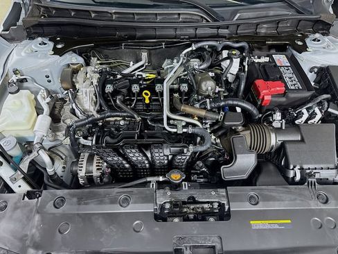 Used 2024 Nissan Altima 2.5 SV FWD image 27