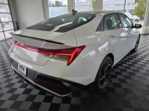 New 2026 Hyundai Elantra SEL Sport Premium FWD image 3