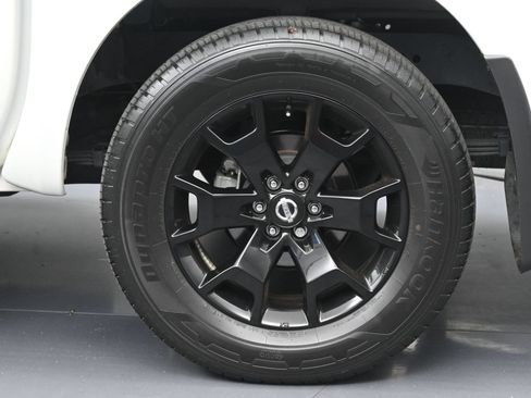 Used 2020 Nissan Frontier SV w/ Midnight Edition Floor Mats RWD image 18