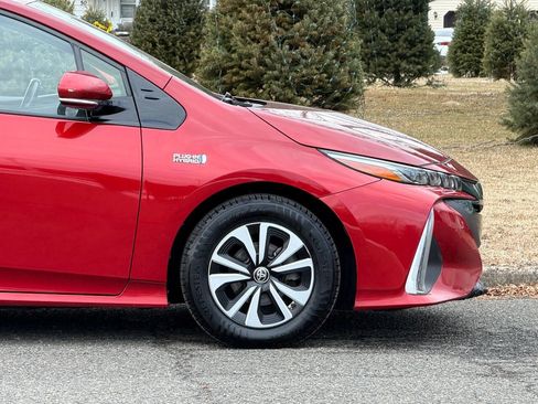 Used 2018 Toyota Prius Prime Plus image 25