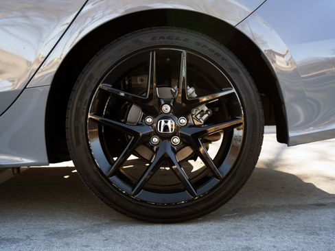 Used 2025 Honda Civic Sport image 15