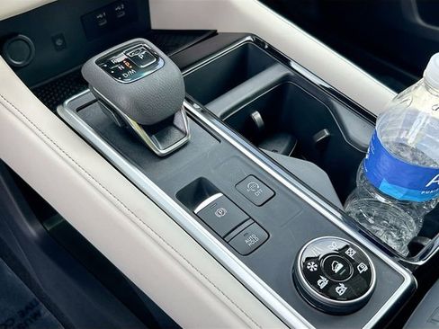New 2026 Nissan Pathfinder SL AWD/4WD image 12