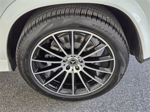 Used 2023 Mercedes-Benz GLE 450 4MATIC w/ AMG Line Exterior image 9