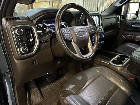 Used 2021 GMC Sierra 3500 Denali w/ Denali Ultimate Package image 11