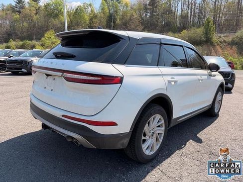 Used 2024 Lincoln Corsair AWD w/ Towing Package image 14