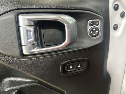 Used 2022 Jeep Gladiator Mojave w/ Trailer Tow Package image 16