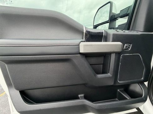 Used 2020 Ford F250 Platinum image 9