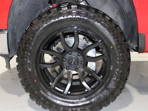 Used 2025 Chevrolet Silverado 1500 LT AWD/4WD image 11