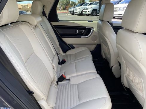 Used 2017 Land Rover Discovery Sport HSE Luxury image 15