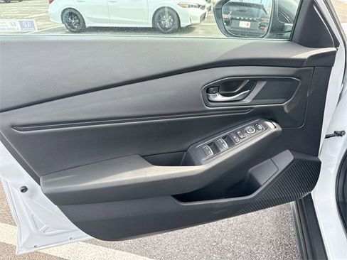 Certified 2025 Honda Accord SE image 14