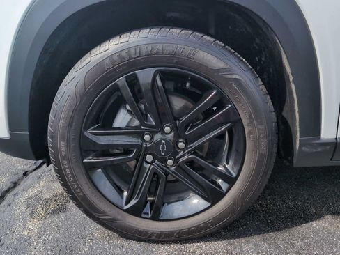 Used 2025 Chevrolet Trax ACTIV w/ Sunroof Package FWD image 32