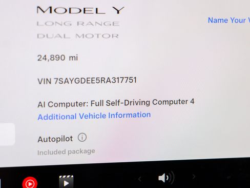 Used 2024 Tesla Model Y Long Range image 16