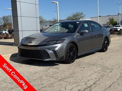 Used 2025 Toyota Camry SE w/ Convenience Package FWD image 7