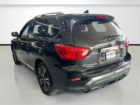 Used 2020 Nissan Pathfinder Platinum image 5