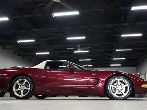 Used 2003 Chevrolet Corvette Convertible w/ Preferred Equipment Group1 RWD image 7
