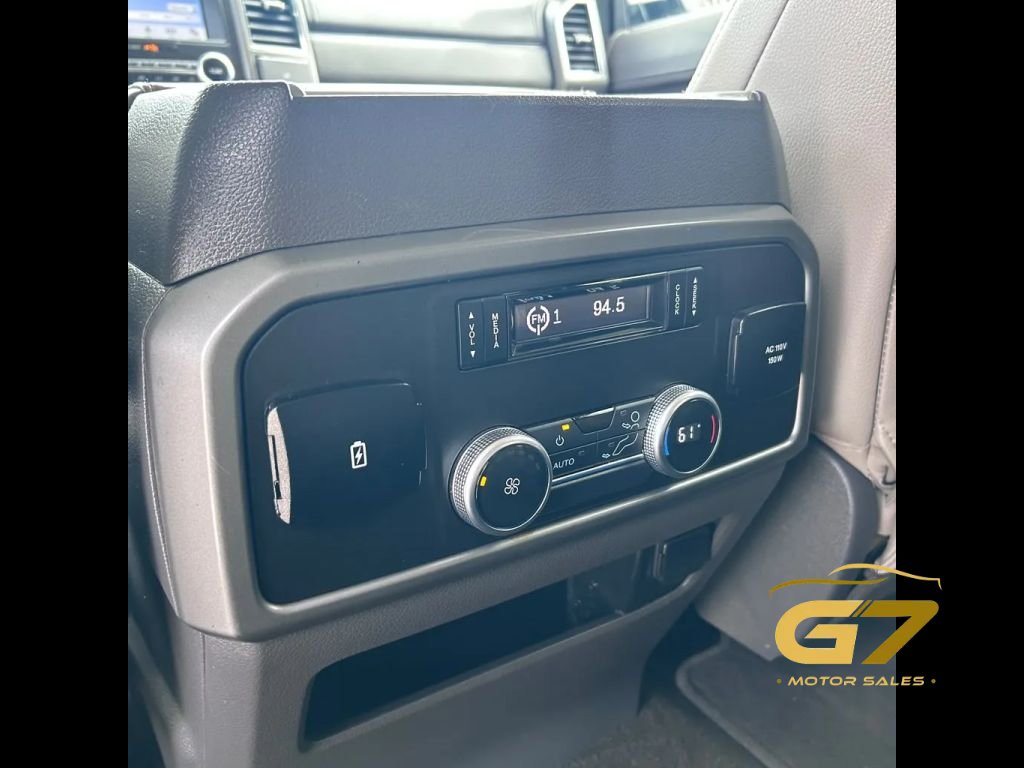 Used 2019 Ford Expedition XLT w/ Equipment Group 202A AWD/4WD image 31