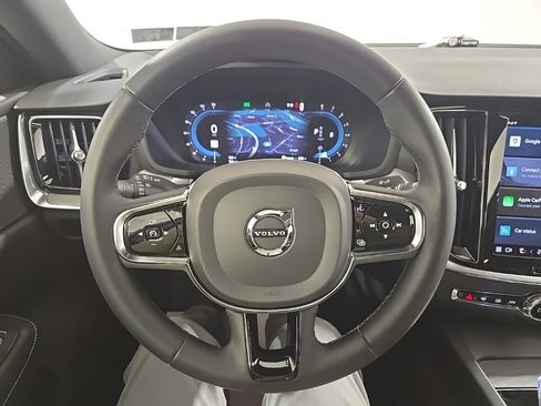 Used 2024 Volvo S60 B5 Plus image 9