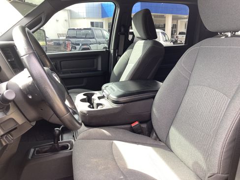 Used 2024 RAM 2500 Tradesman w/ Chrome Appearance Group AWD/4WD image 3