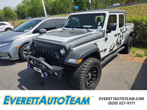 Used 2020 Jeep Gladiator Sport image 1