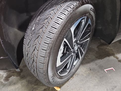 Used 2025 Buick Enclave Sport Touring w/ Super Cruise Package image 35