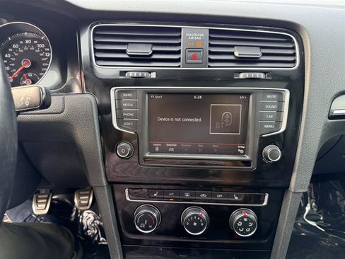 Used 2017 Volkswagen GTI SE FWD image 34