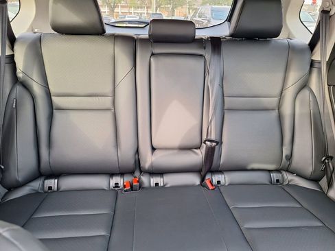 Used 2025 Nissan Rogue SV w/ SV Premium Package image 29