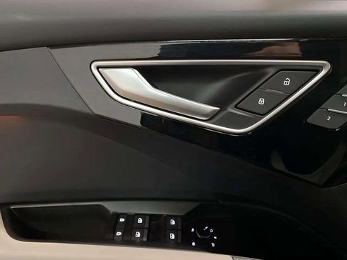 Used 2024 Audi Q4 e-tron Premium Plus w/ Premium Plus image 33